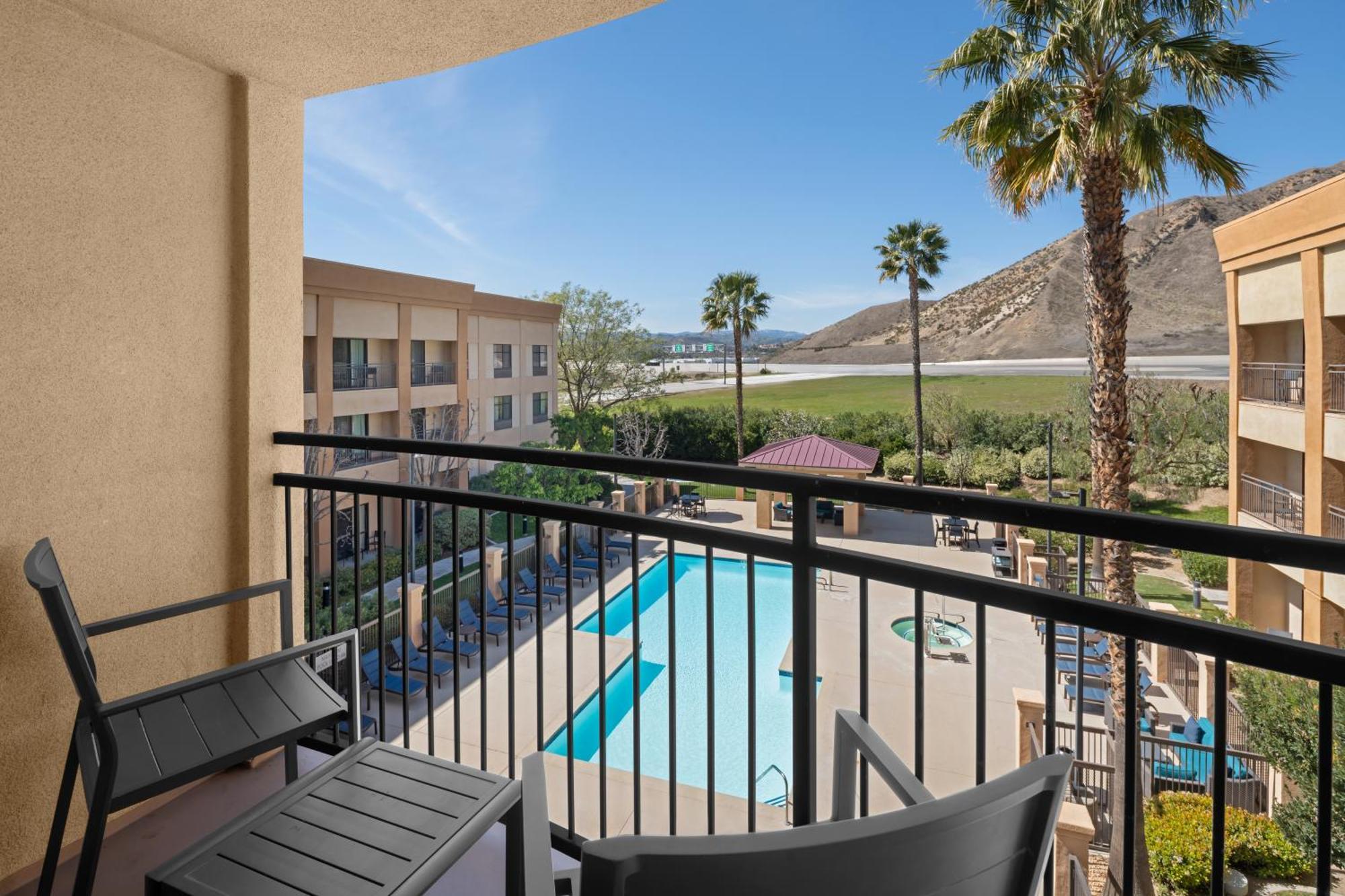 Готель Courtyard By Marriott Santa Clarita Валенсія Екстер'єр фото