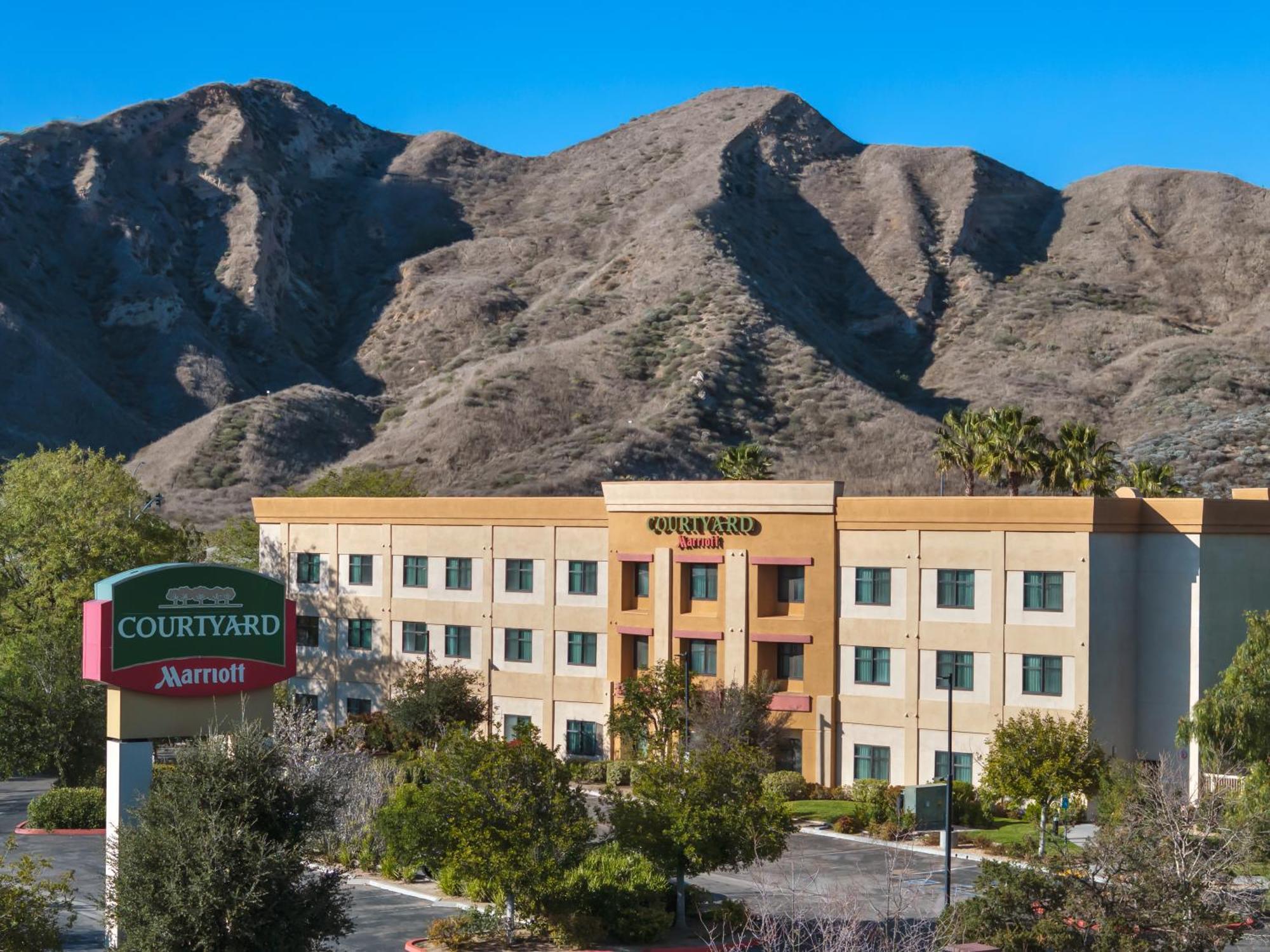 Готель Courtyard By Marriott Santa Clarita Валенсія Екстер'єр фото